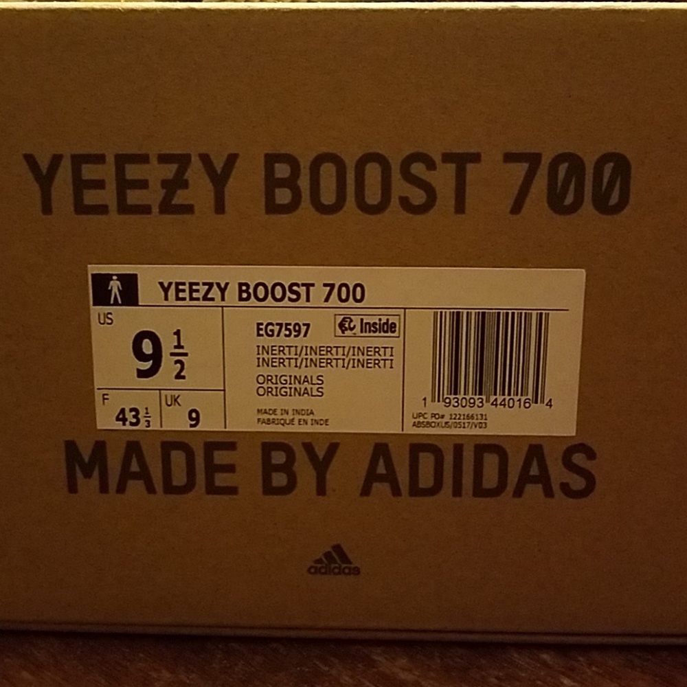 Yeezy 700 Inertia size 9 1/2 - Picture 2 of 3